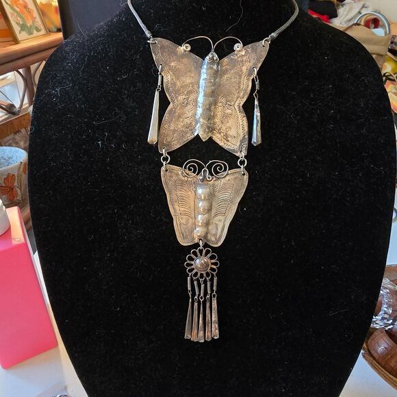 Vintage Hmong Maio Silver Necklace - Picture 2 of 7
